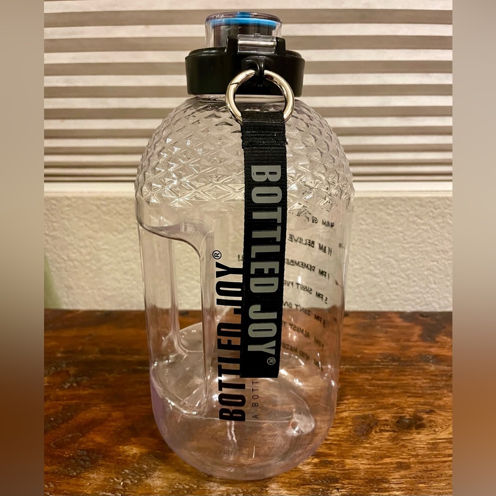 🆕 never used giant water 💧 bottle